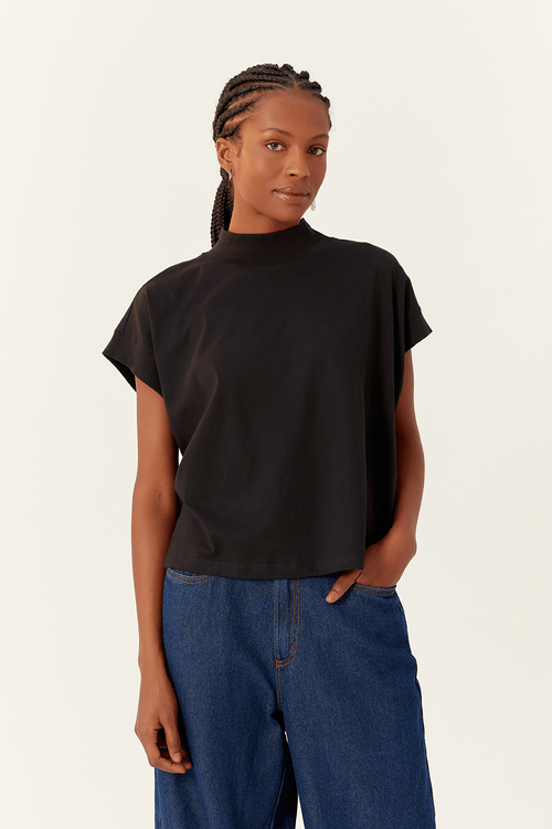 HIGH NECK T-SHIRT