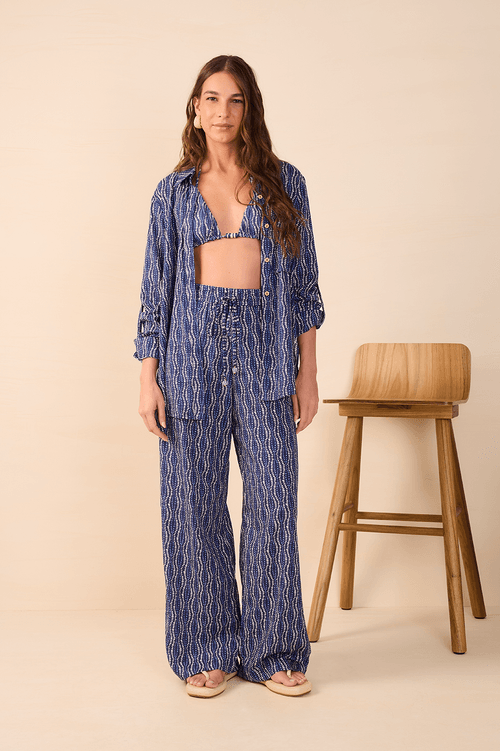 Oversized Shirt with Current Print