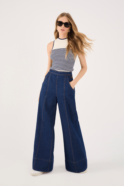 Pleated Jeans with Buttons