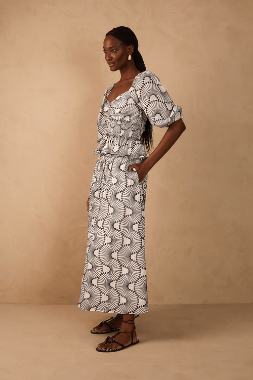 Cropped Skirt with Waves Embroidery